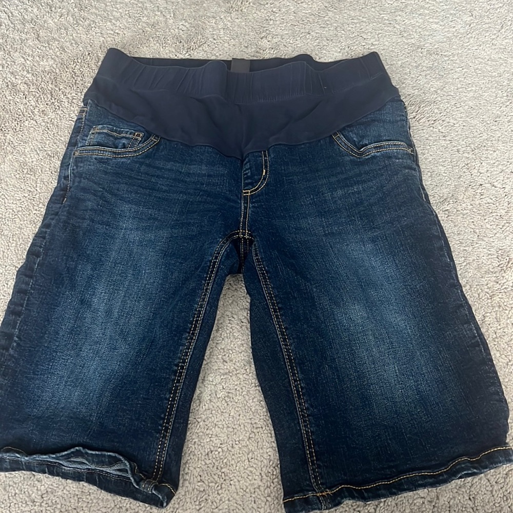 Medium maternity shorts